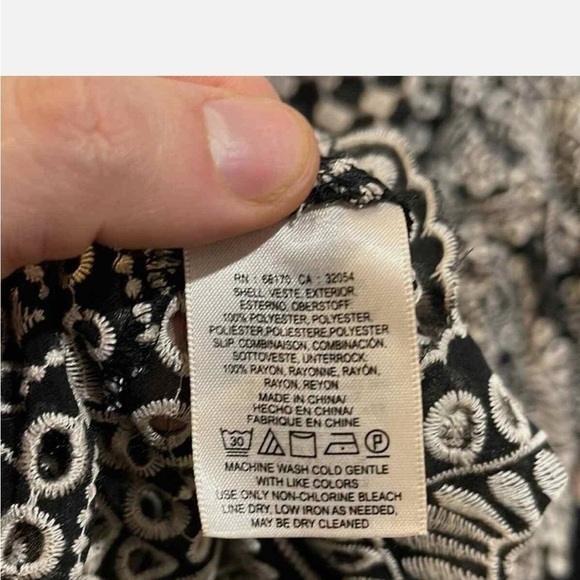 Akemi + Kim Anthropologie Brooke Eyelet Swing Dress size 6 Excellent condition - Picture 2 of 8